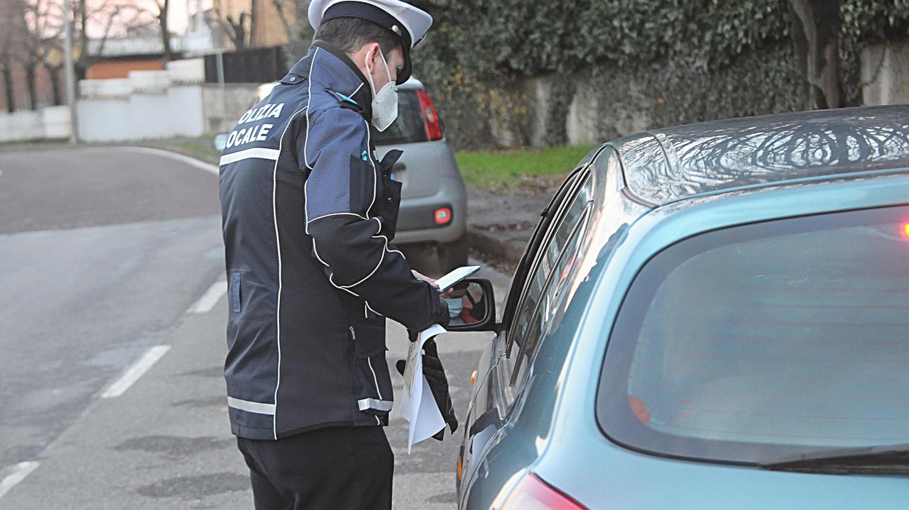 Un agente della polizia municipale (foto d'archivio)