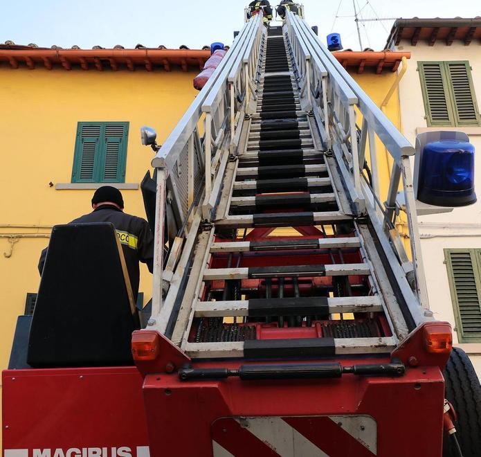 «Inaccettabile che i pompieri siano ancora senza autoscala»