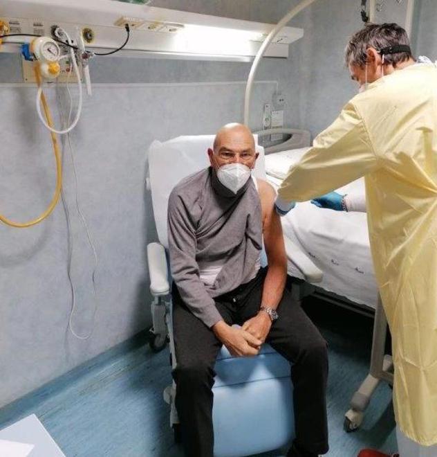 Menichetti si vaccina: «Segnale di rinascita»