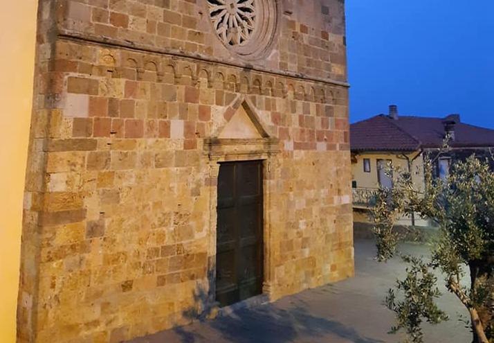 Messe vietate, il prete impugna 