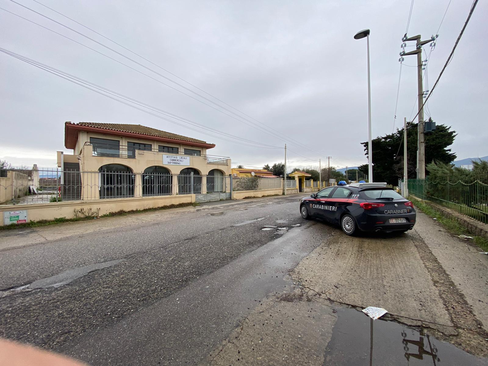 Quartu, spara per spaventare i bambini che giocano in un suo terreno: denunciato