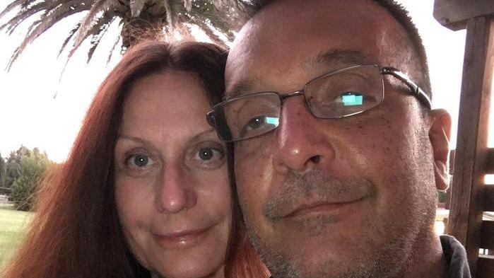 Colletta in nome della moglie morta di cancro: «Il mare è fatto di gocce, aiutiamo la ricerca»