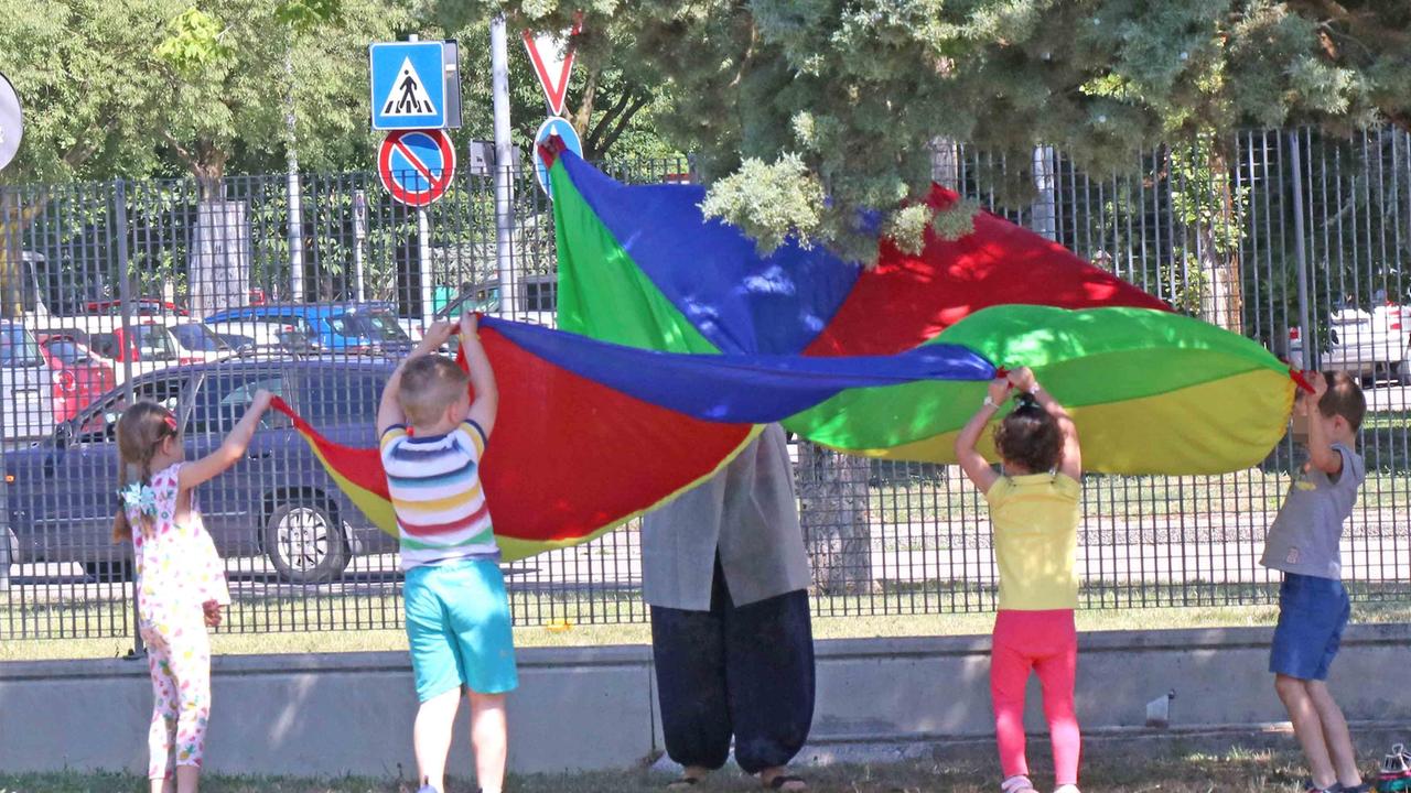 I bambini di una scuola materna (archivio)