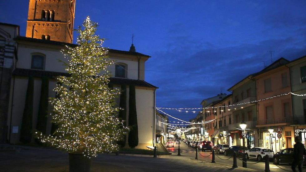 “Natale” fino al 31 ad Altopascio Le luminarie restano ancora