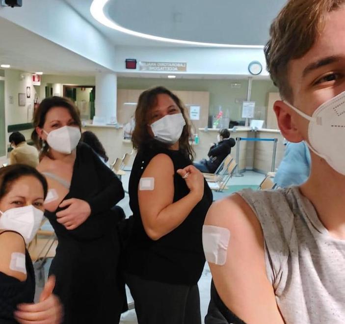 Vaccinati tutti gli operatori da oggi tocca agli ospiti