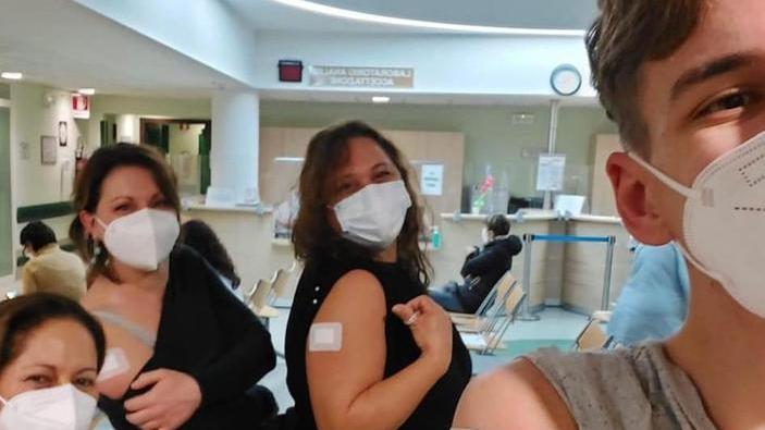 Vaccinati tutti gli operatori da oggi tocca agli ospiti