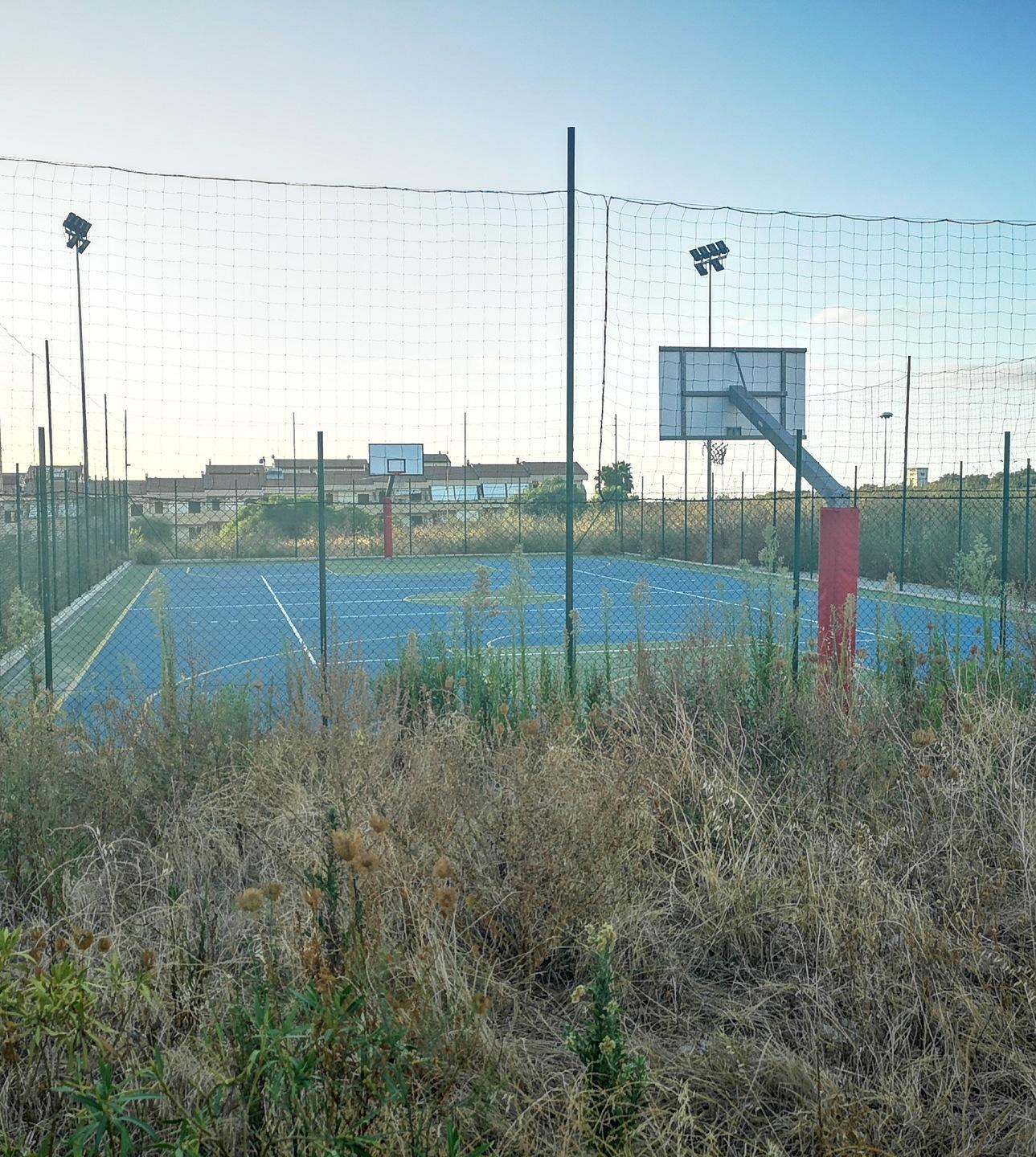 Un campo da basket ancora senza padrone 