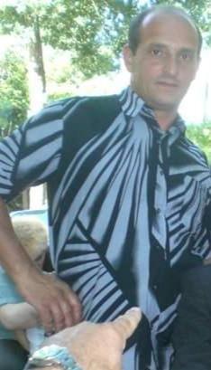 Bomporto. Cade dal tetto di un capannone e muore. La famiglia: "Era molto esperto: diteci perchè è accaduto"