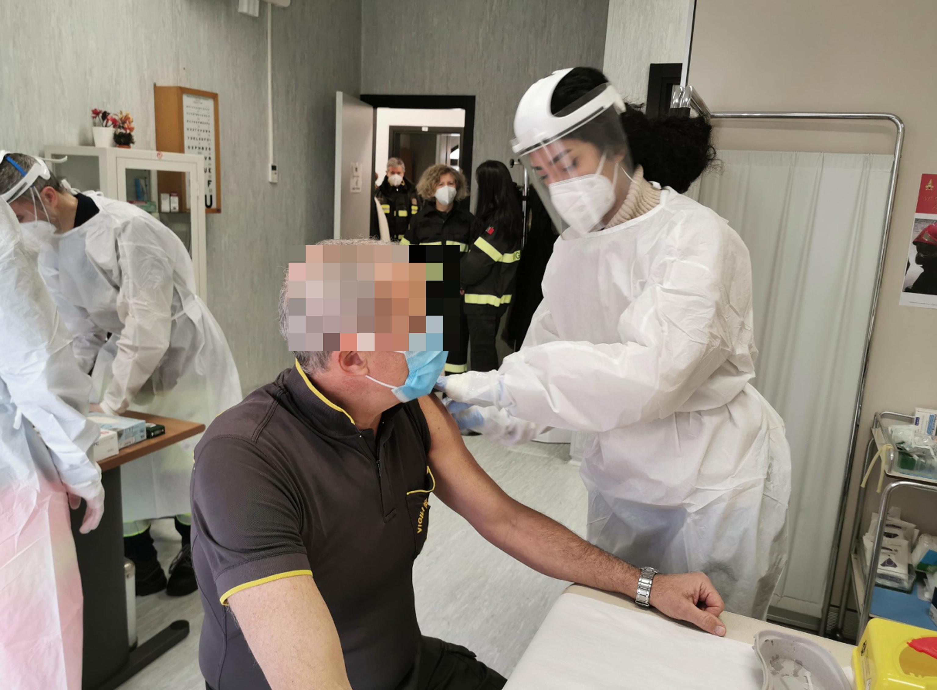 Covid, vaccini: la Sardegna risale nella classifica delle regioni virtuose