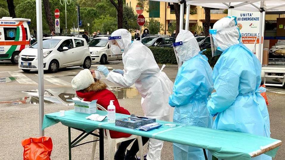 Il boom del virus è alle spalle Il Comune allenta le restrizioni