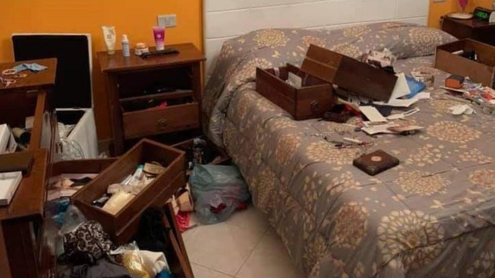 Sganciano le inferriate e rubano l’oro di famiglia L’appello: «Tutelateci»