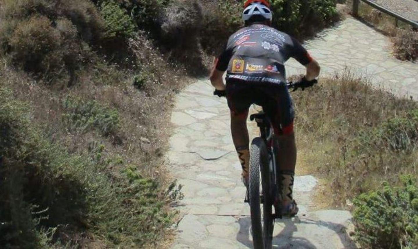 Ruba una mountain bike e fugge: i carabinieri lo arrestano 