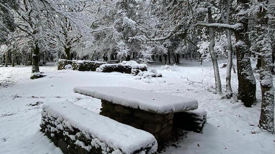 Befana segnata dalle nevicate: un manto bianco sul Marghine