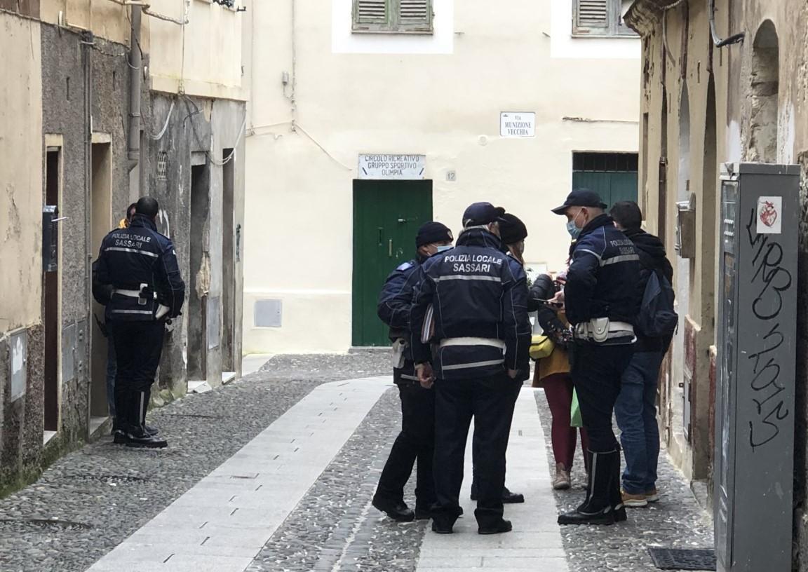 Pensionato di 84 anni trovato morto in casa