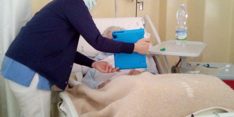 Emilia Romagna, l'appello: «Strutture per anziani e disabili No alla chiusura delle visite» 