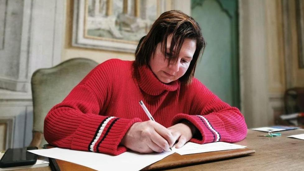 Soldi a scuole e famiglie per computer, mezzi ed edifici