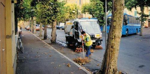 Obblighi e divieti per la pulizia delle strade in città 