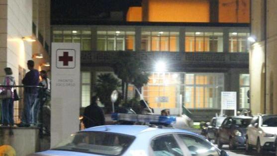 Entra al pronto soccorso col coltello: denunciato