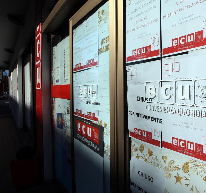 Supermercato in via Cairoli ora la chiusura è definitiva