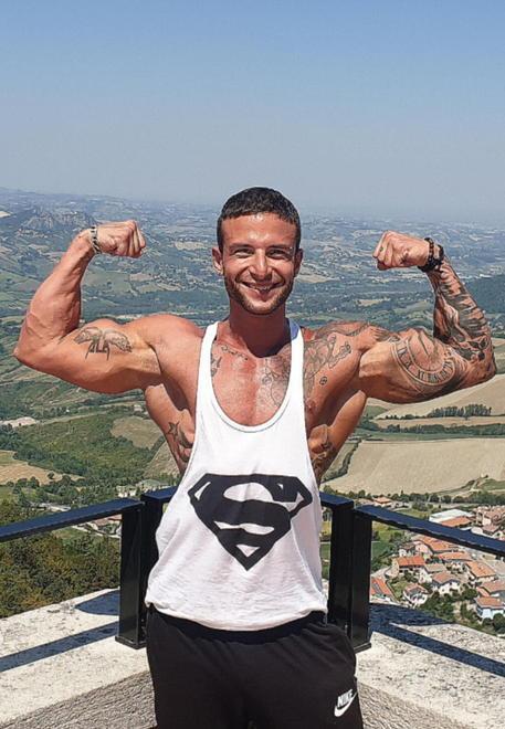 A Spicchio il funerale del 30enne Castellino