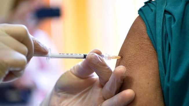 Vaccini: in Puglia usato 70% dosi anti Covid disponibili
