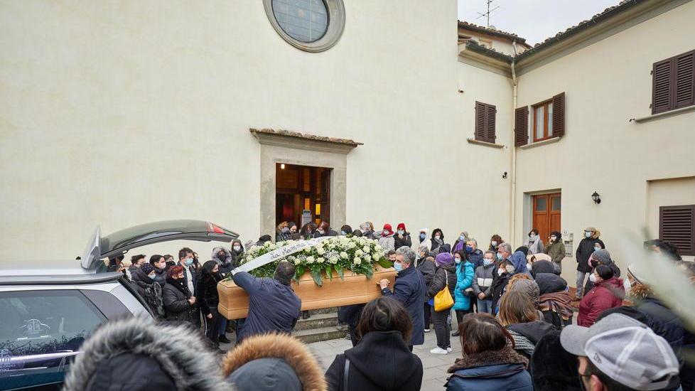 La tragedia della Fi-Pi-Li Commozione a Spicchio per l’addio a Alessandro