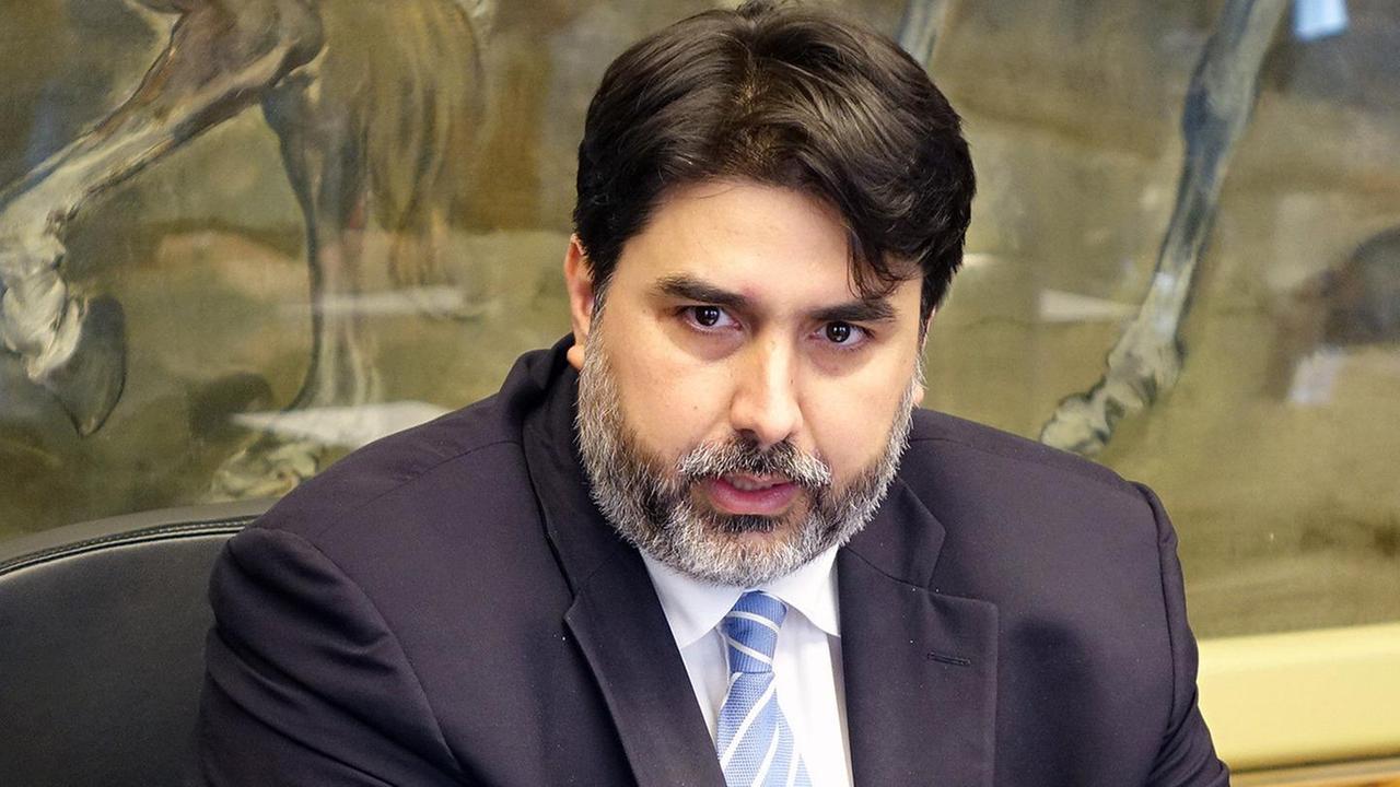 Scuole superiori chiuse, Solinas: «Troppi rischi sui banchi»