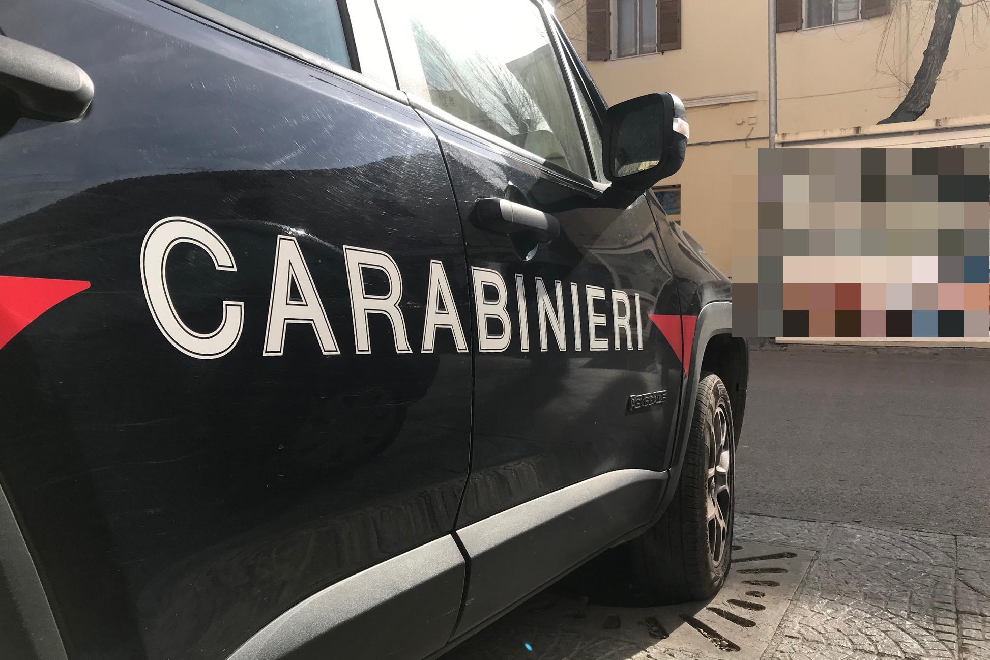 Deruba la zia dei gioielli e li rivende al compro oro: denunciata a Cagliari 