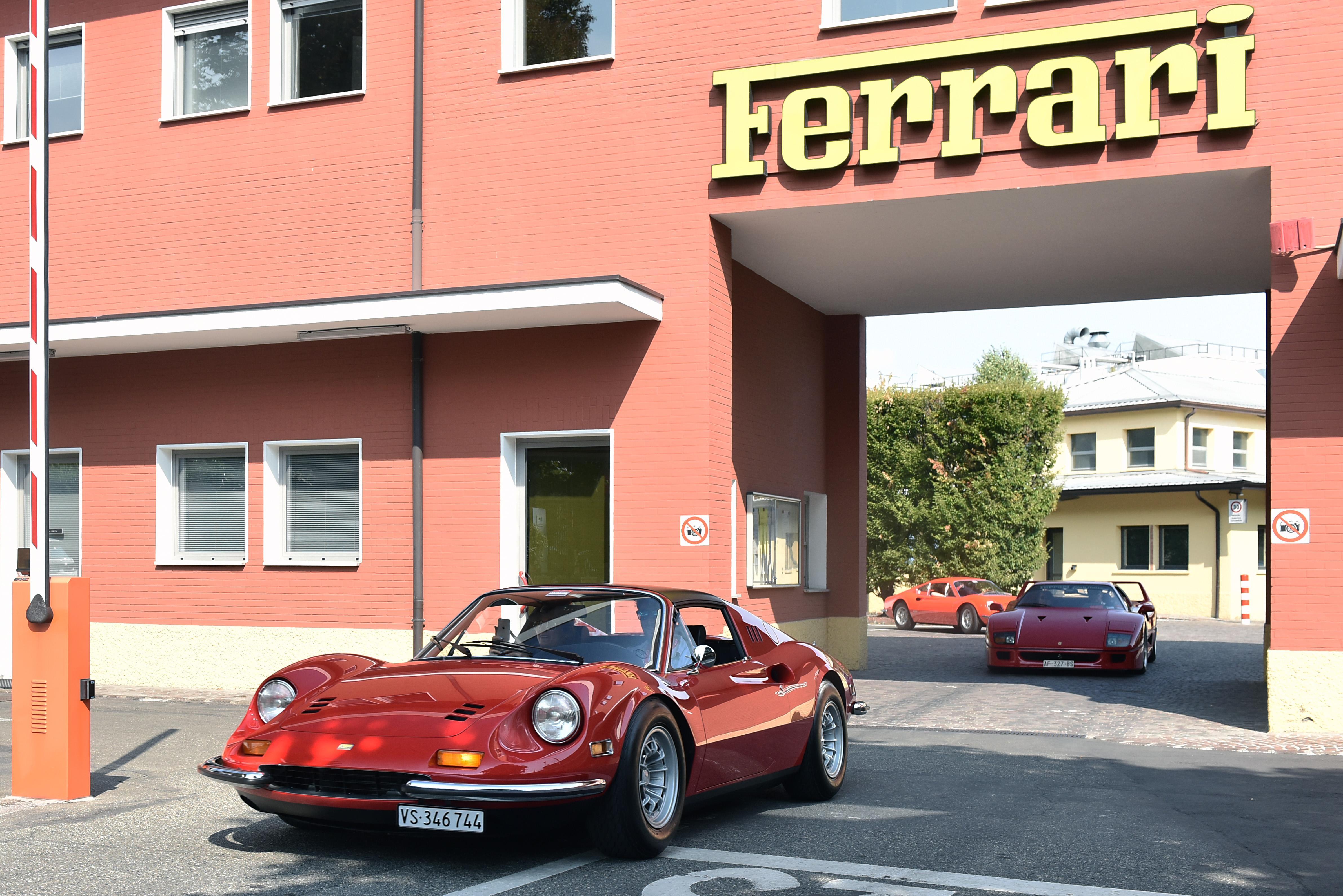 Maranello, lavoratori precari licenziati con telefonata prima di Natale. Scatta lo sciopero alla Ferrari