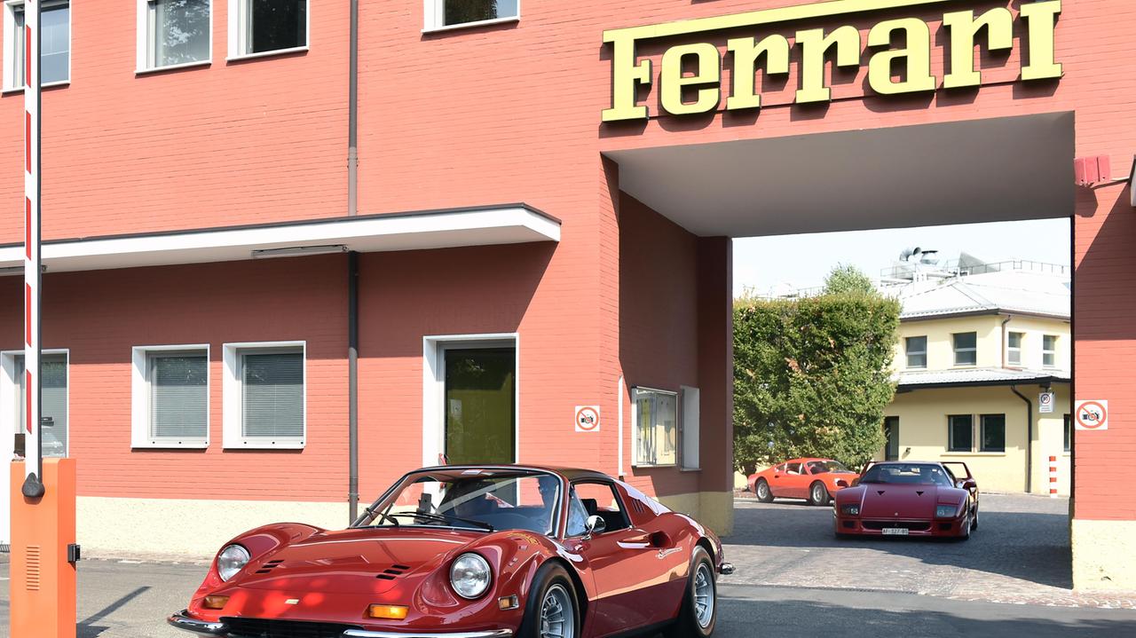 Maranello, lavoratori precari licenziati con telefonata prima di Natale. Scatta lo sciopero alla Ferrari