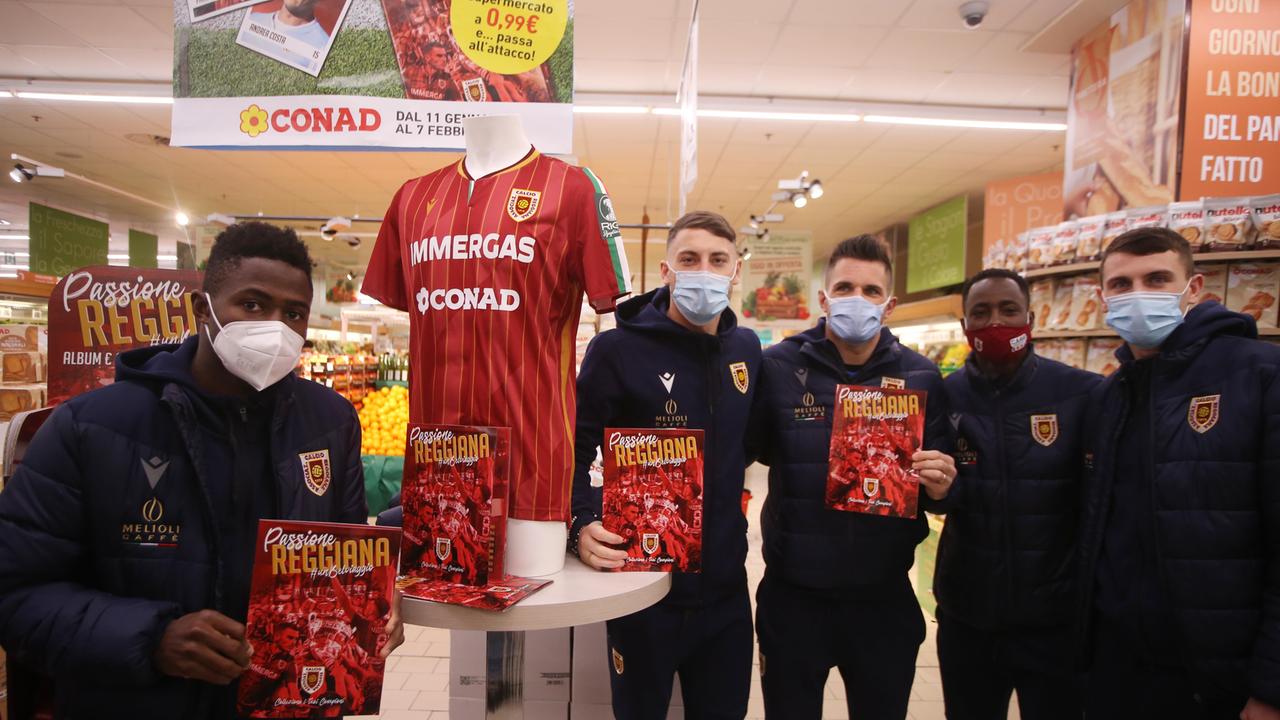 Il Conad lancia l’album delle figurine della Reggiana