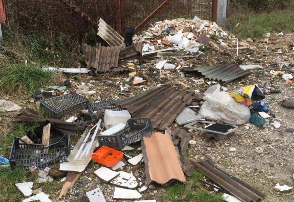 Una delle discariche abusive