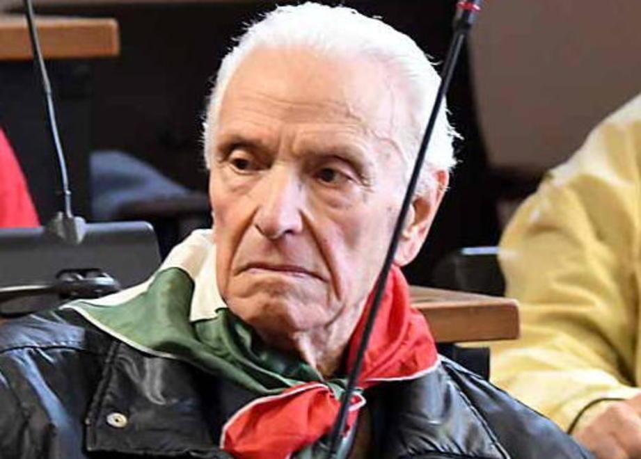 Il partigiano Mori compie 98 anni: «Non temo il Covid, ho paura di Trump» 