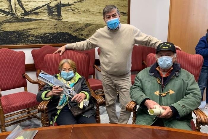 Premiate le coppie d’oro e di diamante, tra loro anche l’ex comandante dei vigili 