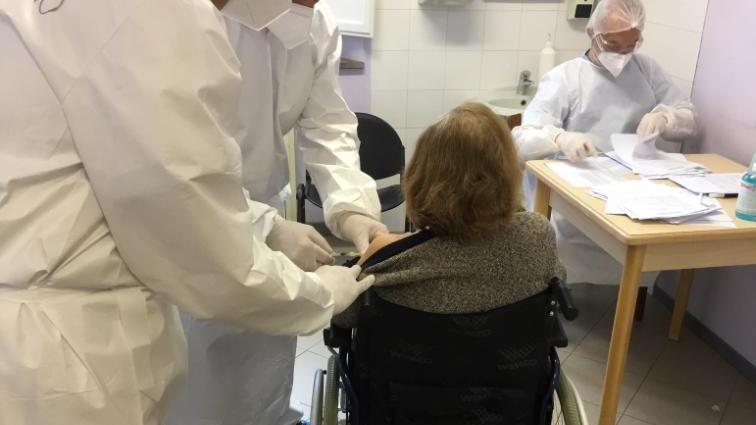 Covid, in arrivo altre dosi di vaccino: il 17 gennaio i primi richiami