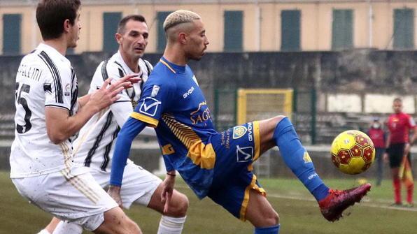 Carrarese mai così brutta E adesso la vetta è a 12 punti