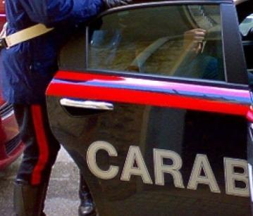 Aggredisce il compagno dell’ex, arrestato 