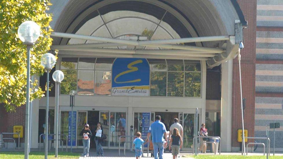 Negozi chiusi nei festivi e prefestivi 