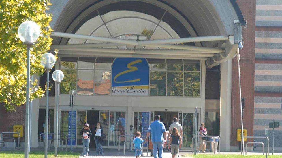 Negozi chiusi nei festivi e prefestivi