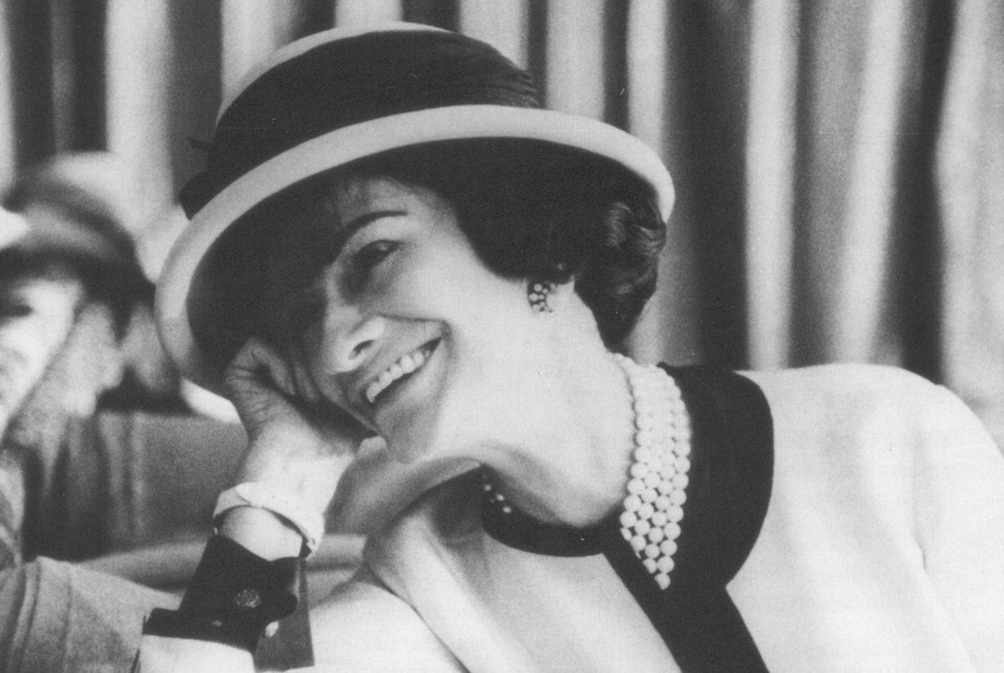 Coco Chanel, biografia di un mito 