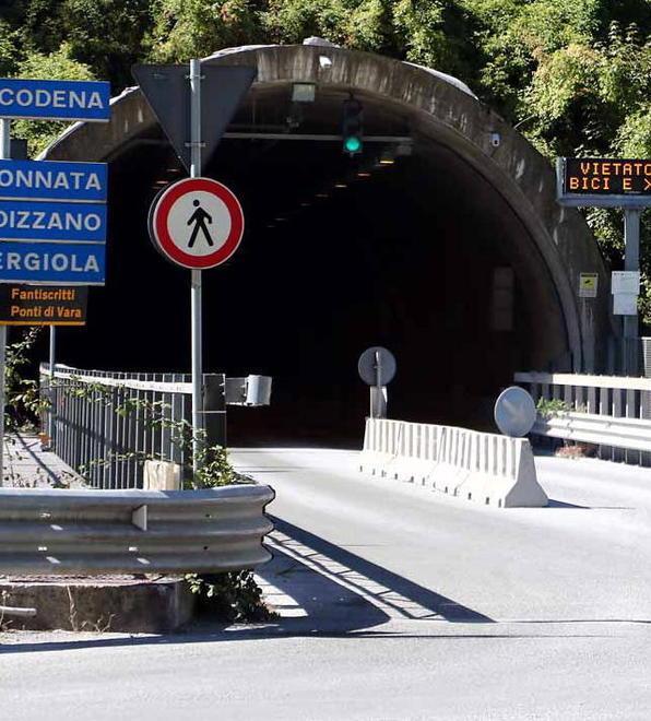 Strada dei Marmi, 40 multe ai camion indisciplinati 