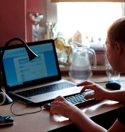 L'assessore Biancareddu: «Ragazzi abbiate pazienza presto tornerete a scuola» 