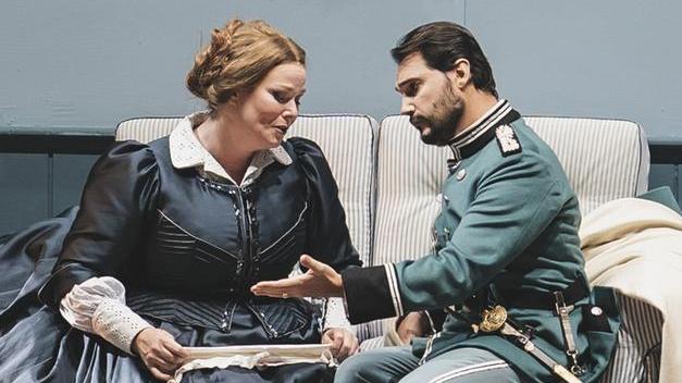 Una scena di “Linda di Chamounix” di Donizetti da venerdì sul sito del Maggio per un mese