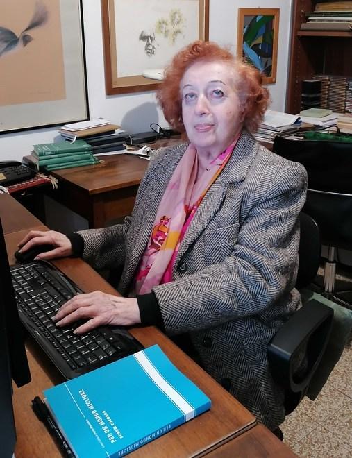 Si mantiene giovane parlando in tedesco: a 87 anni scrive libri e organizza eventi a Cecina
