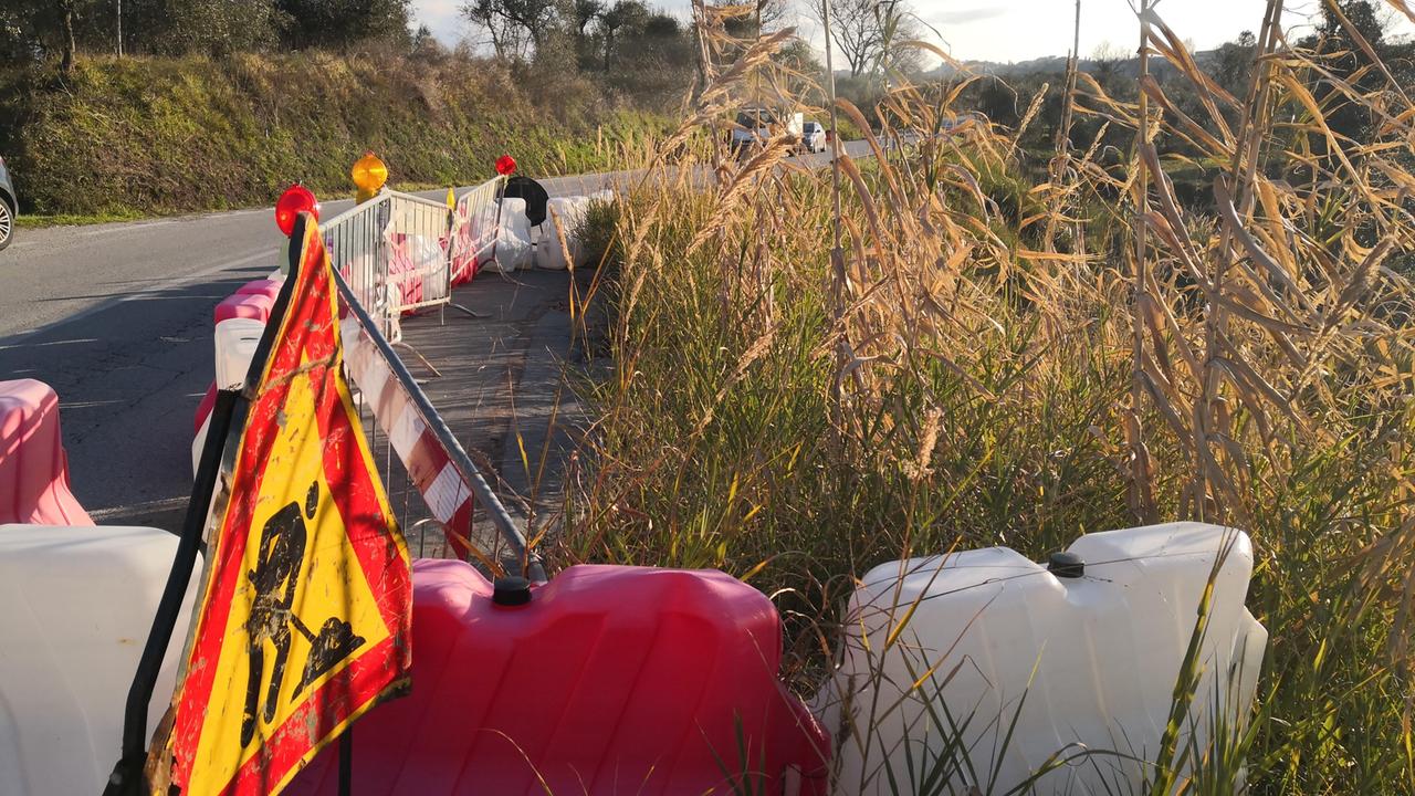 Frana dimenticata da sette mesi per il rimpallo Provincia-Acque