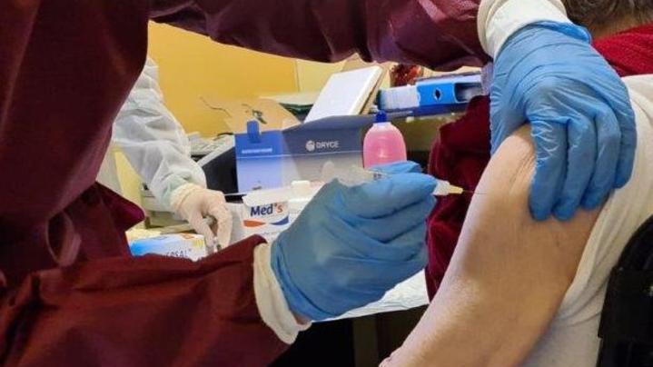 Rsa, vaccino a tutti entro la settimana