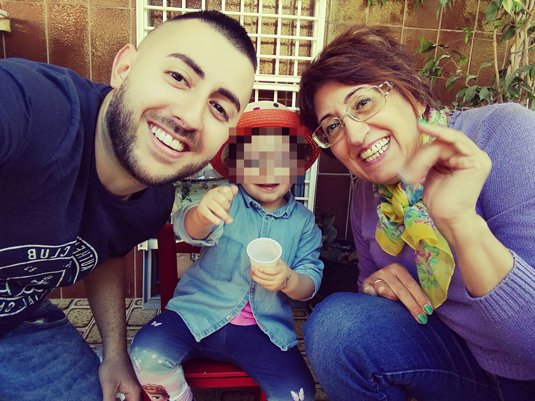 Nicola Nieddu con la madre Marisa Secci e la figlia Emma