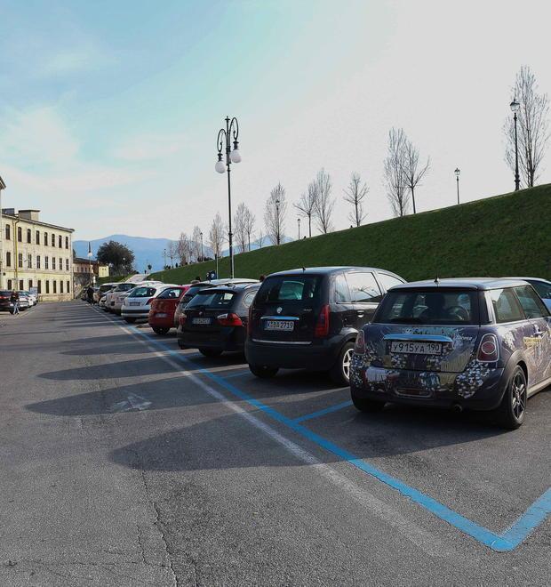 Il Comune a Coima: lasci a Metro i parcheggi in via del Pallone