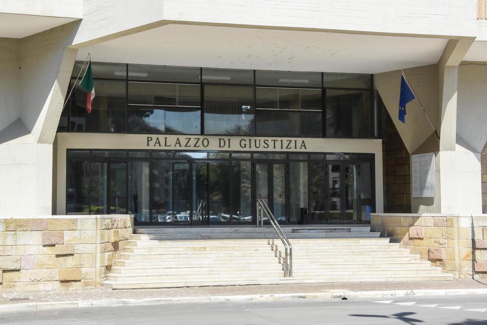 Era evaso dai domiciliari per andare a casa del padre