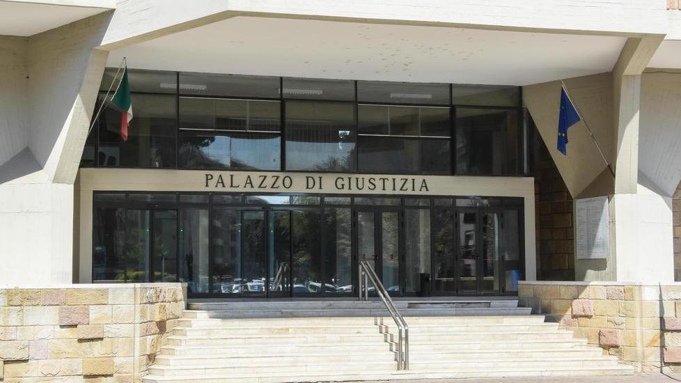 Era evaso dai domiciliari per andare a casa del padre